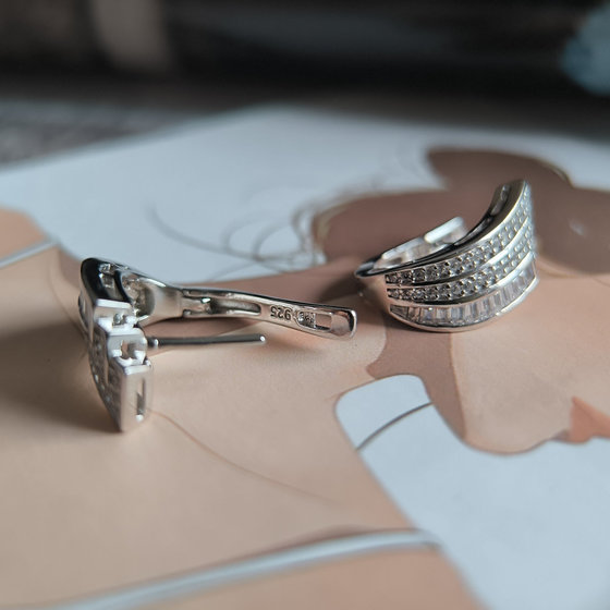 Silver earrings with cubic zirconia