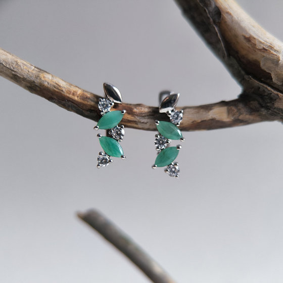 Срібні сережки зі смарагдом 1,642 карата