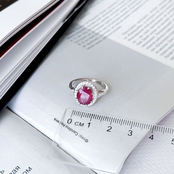 Sterling silver ring with 4.127ct ruby, diamonds