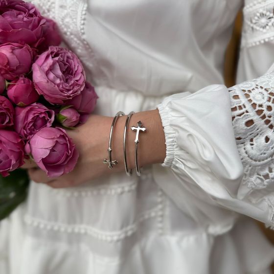 Silver bracelet without stones