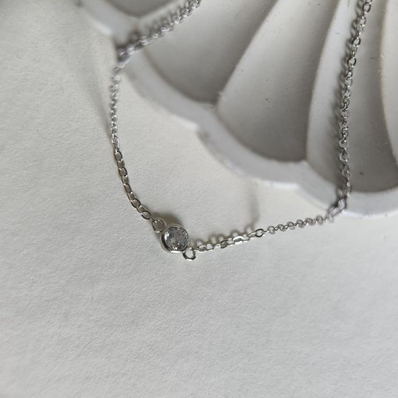 Silver necklace with phianites