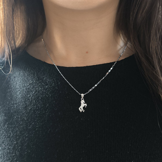 Silver pendant with cubic zirconia