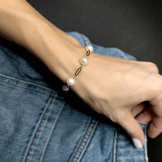 Silver bracelet with baroque pearls