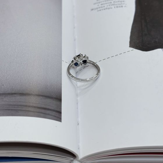 Silver ring with sapphire 1.548ct