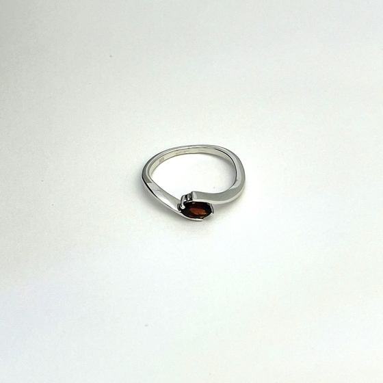Серебряное кольцо с гранатом 0.55ct