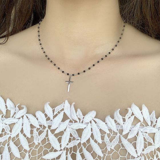 Silver necklace with spinel