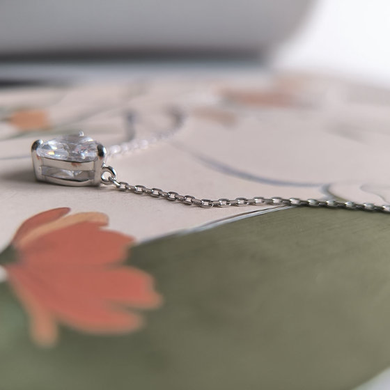 Silver necklace with cubic zirconia