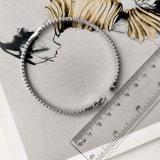 Silver bracelet with phianites