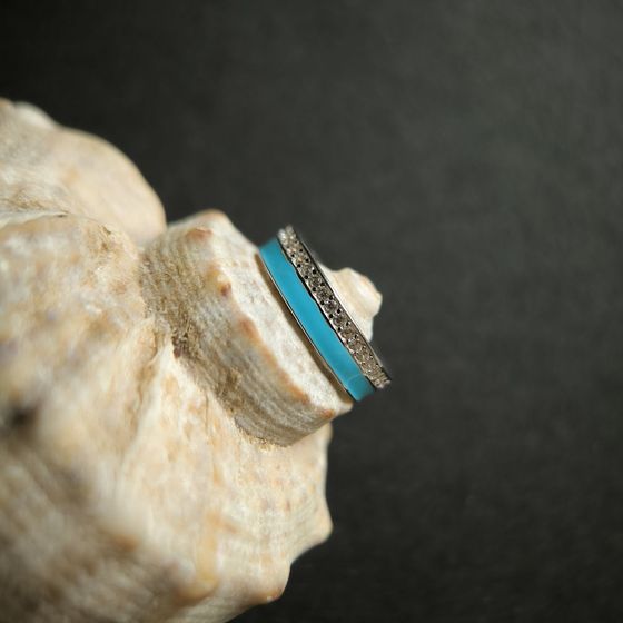 Silver ring with phianites, semallu