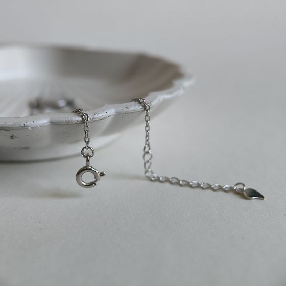 Silver bracelet with mother-of-pearl, phyanites