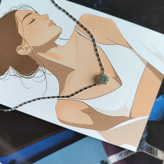 Серебряная подвеска с изумрудом, фианитами