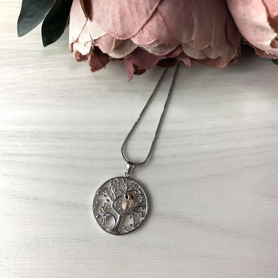 Silver pendant with phianites