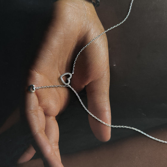 Silver necklace with cubic zirconia