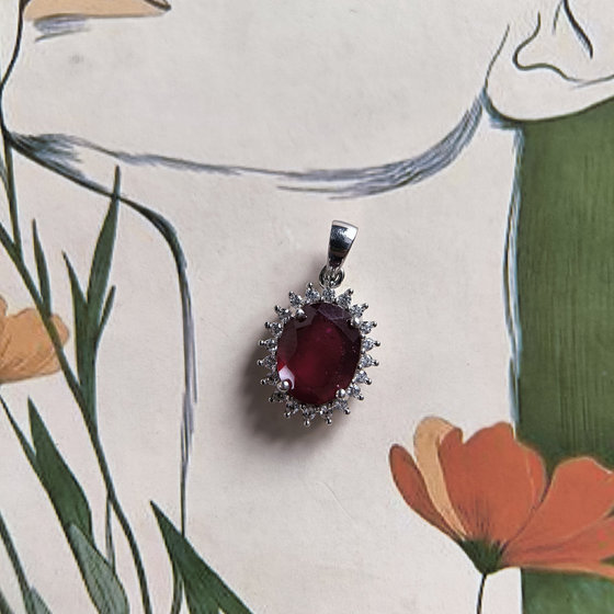 Срібна підвіска з рубіном 3,92 карата, фіанітами