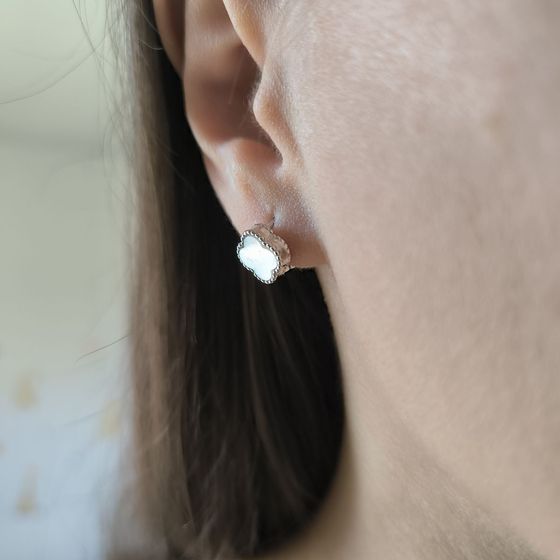 Silver earrings with mother-of-pearl