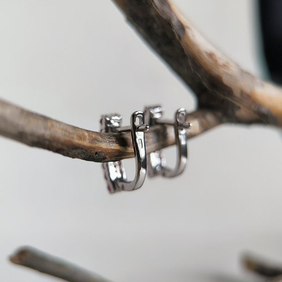 Срібні сережки з рубіном 1.351ct