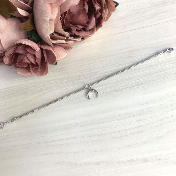 Silver bracelet without stones