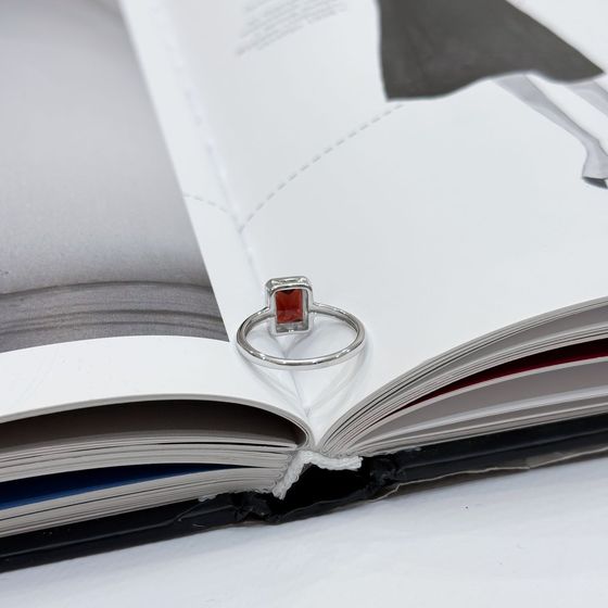 Silver ring with garnet 1.942ct