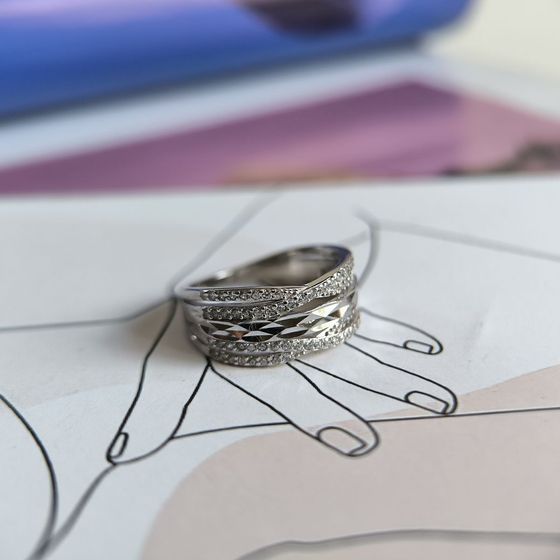 Серебряное кольцо с фианитами