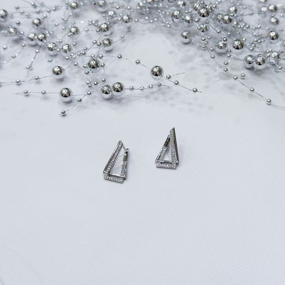 Серебряные серьги с фианитами