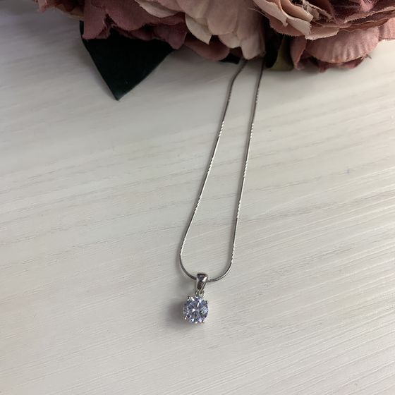 Silver pendant with phianites