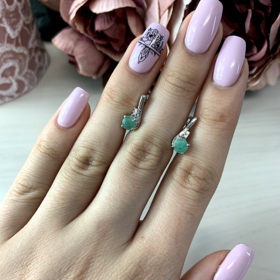 Срібні сережки зі смарагдом 1,051 карата