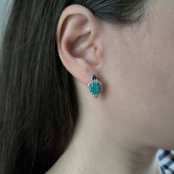 Серебряные серьги с изумрудом, фианитами