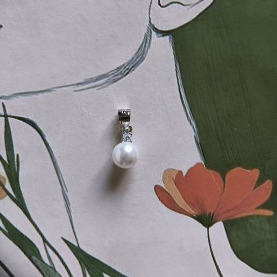 Срібна підвіска з перлами, фіанітами