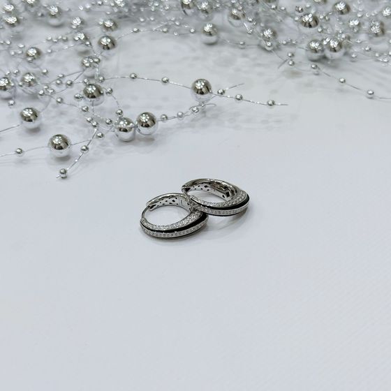 Silver earrings with phianites, semallu