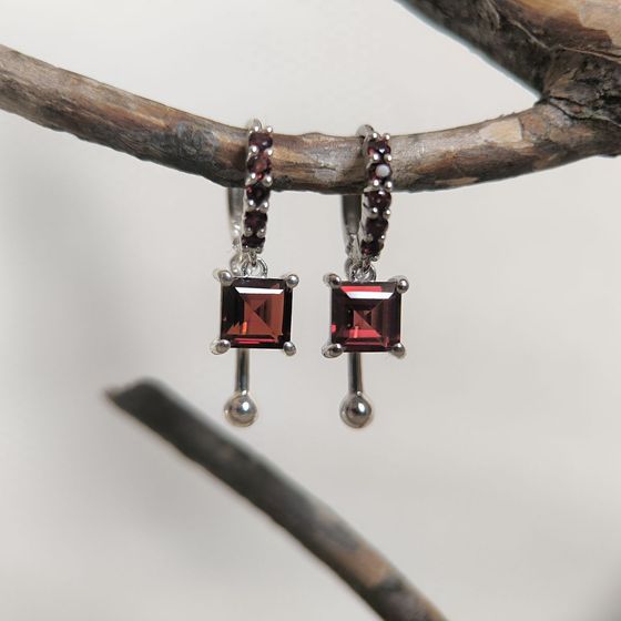 Срібні сережки з гранатом 2.605ct