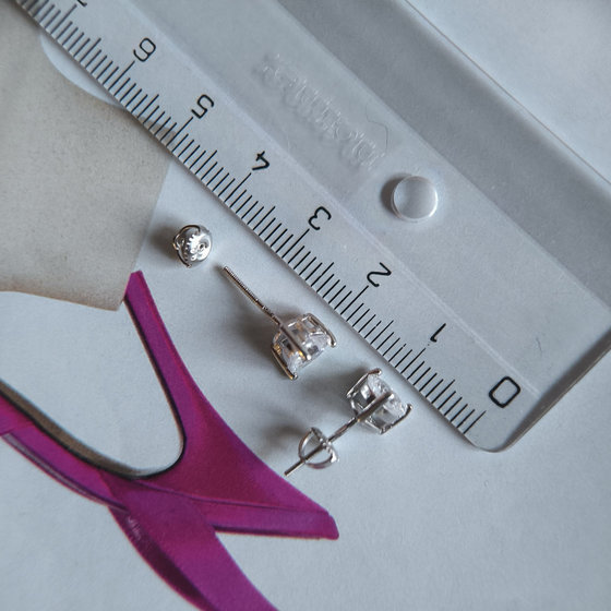 Срібні сережки з фіанітами