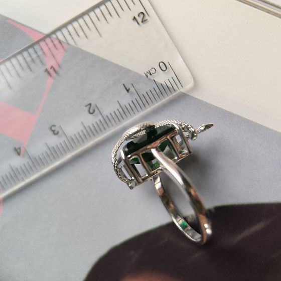 Серебряное кольцо с изумрудом nano 5.15ct