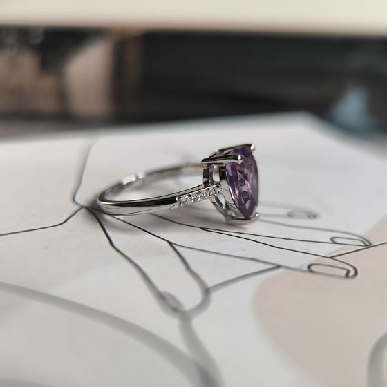Срібна каблучка з аметистом 1.887ct