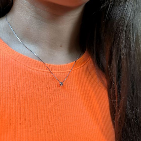 Silver necklace with phianites