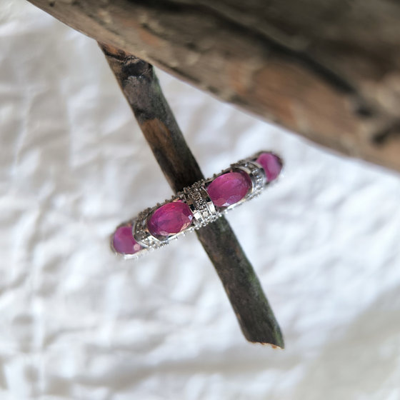 Срібне кільце з рубіном 8.664ct, фіанітами