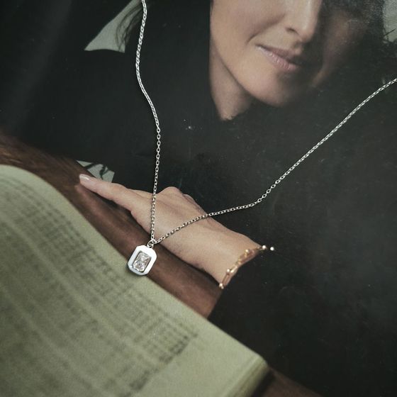 Silver necklace with phianites, semallu