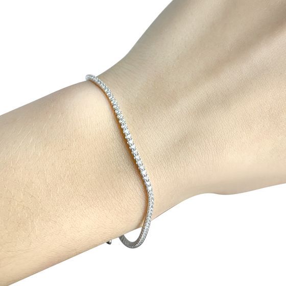 Silver bracelet with phianites