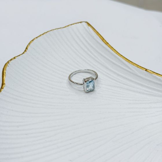 Серебряное кольцо с топазом 1.842ct