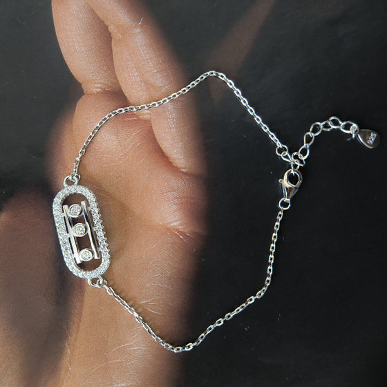 Silver bracelet with cubic zirconia