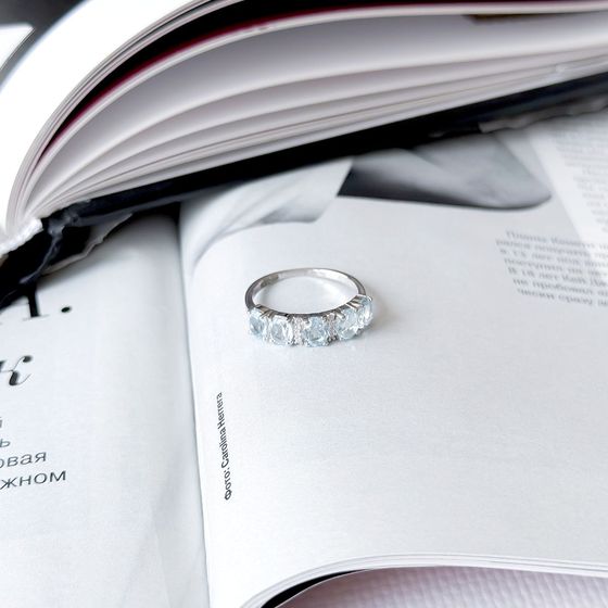 Срібна каблучка з топазом 2,272 карата