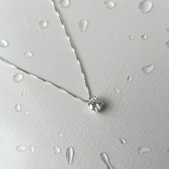 Серебряное колье с фианитами