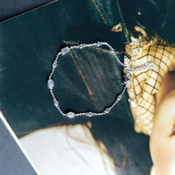 Silver bracelet with phianites