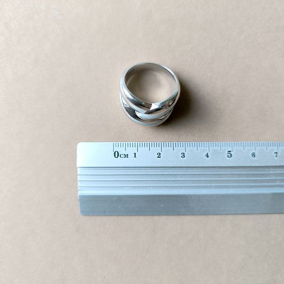 Срібна каблучка без каменів