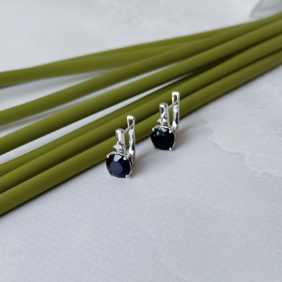 Silver earrings with sapphire 5.008ct