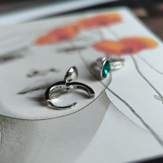 Срібні сережки з фіанітами