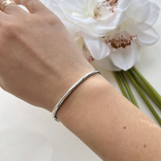 Silver bracelet without stones