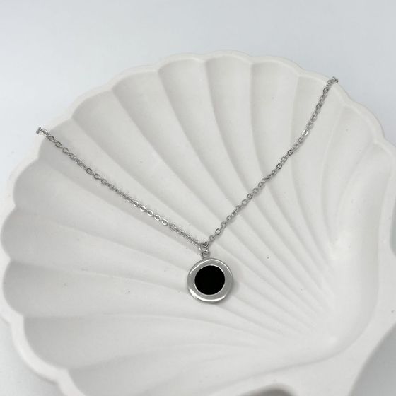 Silver necklace with yemallu