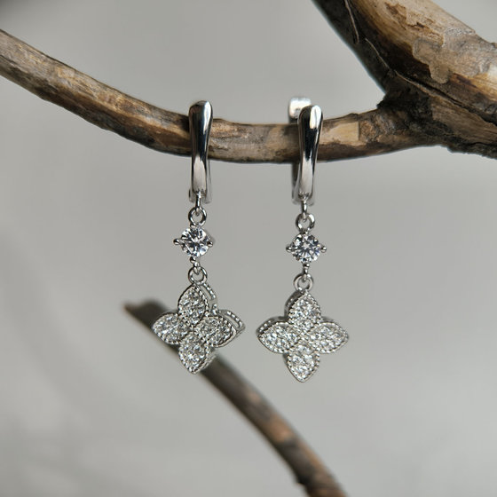 Silver earrings with cubic zirconia