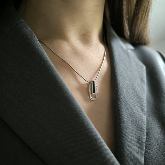 Silver pendant with onyx and cubic zirconia