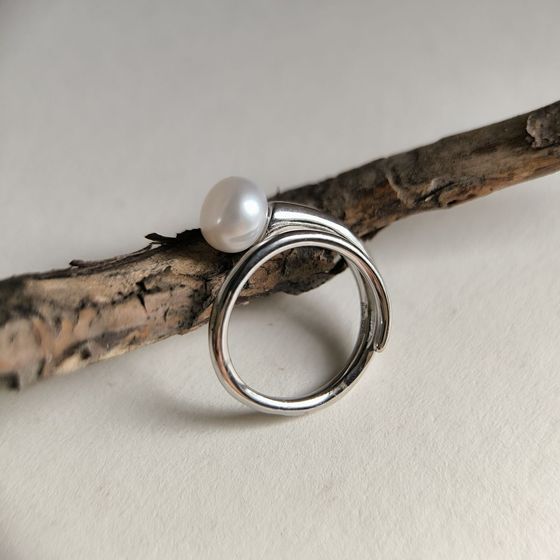 Silver ring with pearls